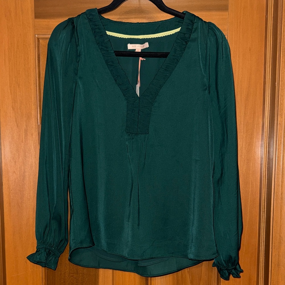Skies Are Blue Hunter Green Blouse